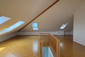 * Mitten im Grünen, sehr ruhige Lage - helle Maisonettewohnung mit Balkon ** – Die vollständige Adresse der Immobilie erhältst du vom Anbieter., 1324 Bühlau/Weißer Hirsch, Dresden – Vorschaubild 4
