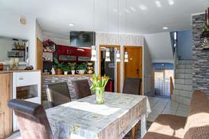 gepflegtes Reihenmittelhaus in Bretten mit ca. 35m² zusätzlicher Fläche im ausgebauten Untergeschoss – Die vollständige Adresse der Immobilie erhältst du vom Anbieter., 75015 Bretten – Vorschaubild 3