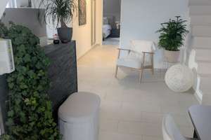Moderne 3,5 Zimmer Maisonette-Wohnung mit Stellplatz und Carport