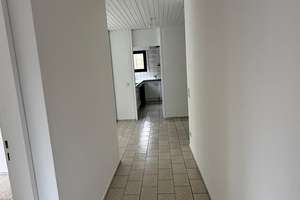 Helle 4-Zimmer-Wohnung mit Balkon im 1. OG im Norden von Darmstadt – Die vollständige Adresse der Immobilie erhältst du vom Anbieter., 64289 Darmstadt-Ost, Darmstadt – Vorschaubild 8
