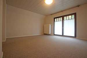 * Reetgedecktes Einfamilienhaus *
Garten * Vollbad * Terrasse* 2 Garagen * u.v.m * – Hamburg – Vorschaubild 9