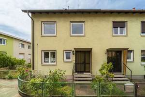 Familienhaus mit großem Südgarten und viel Potenzial in Mannheim-Schönau