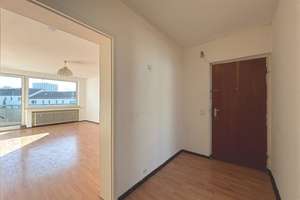 Geräumige 2-Zimmer-Dachgeschoss-Wohnung im Herzen von
Aachen – Die vollständige Adresse der Immobilie erhältst du vom Anbieter., 52066 Frankenberg, Aachen – Vorschaubild 3