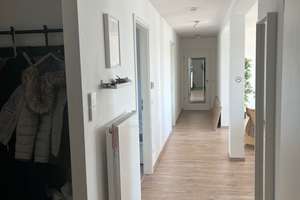 Helle Wohnung mit vier Zimmern, sonnigem Balkon und EBK – An der Radrennbahn 7, 68167 Neckarstadt-Ost/Wohlgelegen, Mannheim – Vorschaubild 3