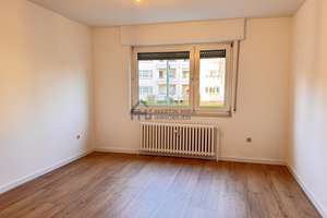 Sofort einziehen! Frisch renovierte 3-Zimmer-Erdgeschosswohnung mit Balkon – Max-Planck-Str. 12, 47829 Uerdingen, Krefeld – Vorschaubild 2