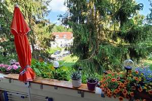 Großzügige 2-Zimmer mit  Laminat, Wannebad und Balkon in einer ruhigen Lage! 