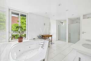 Architekten-Juwel in Mögeldorf: Luxuriöses Wohnen mit Wintergarten und idyllischem Teich – Die vollständige Adresse der Immobilie erhältst du vom Anbieter., 90480 Schmausenbuckstraße, Nürnberg – Vorschaubild 11