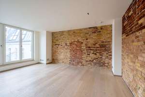 Deine Zweitwohnung? Studio Apartment mit Fahrstuhl im Dachgeschoss eines schönen Altbaus – Wühlischstraße 32, 10245 Friedrichshain, Berlin – Vorschaubild 3