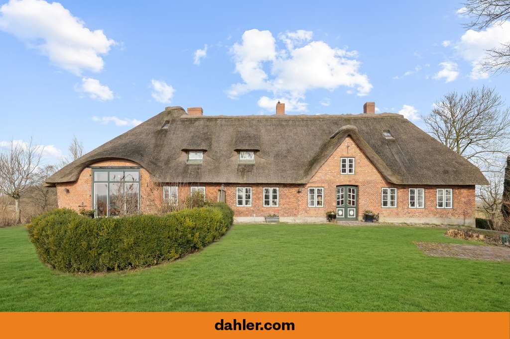 Immobilie in Witzwort - Ruhe, Weite, Meer, Exklusives Zweifamilienhaus unter Reet                   in stilvoller Privatsphä - Bild 0