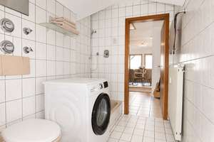 Charmante 2-Zimmer-Wohnung mit zwei Balkonen und moderner Einbauküche! – Klosterweg 17, 89233 Neu-Ulm – Vorschaubild 8