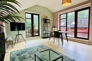 Hamburg Blankenese - Möblierte 2-Zimmer-Wohnung mit Terrasse im Grünen