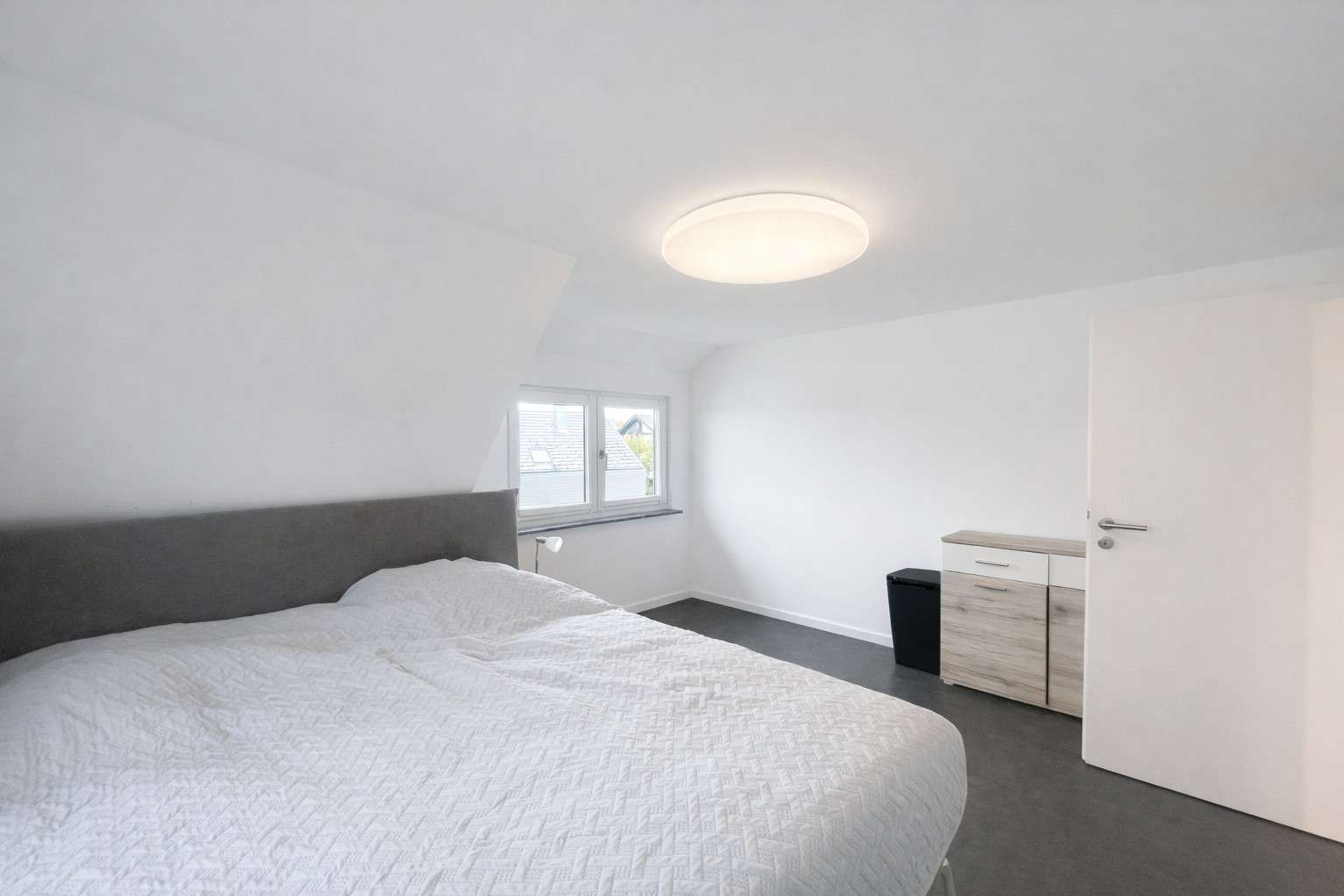 Immobilie in Hülben - Exklusiv kernsaniert: Hochwertiges Einfamilienhaus mit modernster Technik und außergewöhnlicher Wohn - Bild 10