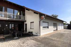 gepflegtes 2 Fam. Haus mit Garagen und Büro – Die vollständige Adresse der Immobilie erhältst du vom Anbieter., 94060 Pocking – Vorschaubild 3