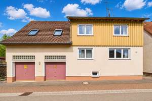 Familienfreundliches Einfamilienhaus nahe der Schule und der Stadtmitte – Die vollständige Adresse der Immobilie erhältst du vom Anbieter., 72175 Dornhan – Vorschaubild 2