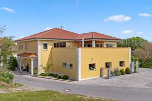 Toskana Villa! Luxuriöses Anwesen mit zahlreichen Nutzungsmöglichkeiten in naturnaher Lage – Die vollständige Adresse der Immobilie erhältst du vom Anbieter., 97514 Oberaurach – Vorschaubild 3