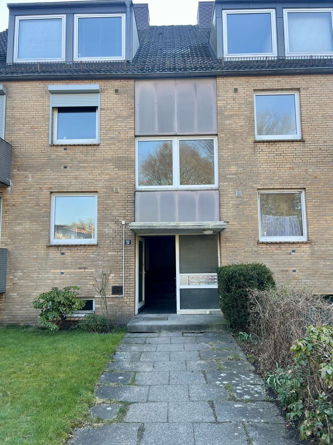 Dachgeschoss mit Ausbaureserve – ideale Gelegenheit für Handwerker & Investoren, Hamburg – Bild 2