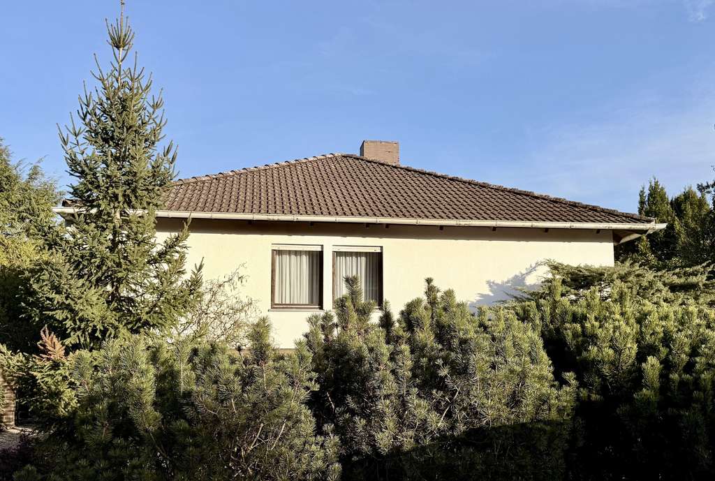 Immobilie in Wietze - Wietze: Hübscher Bungalow mit Vollkeller auf großem Grundstück - Bild 1