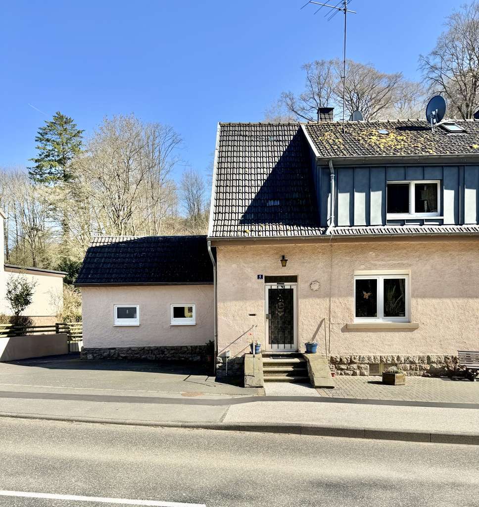 Immobilie in Blankenheim - Gepflegte Doppelhaushälfte mit schönem Garten & Potenzial in zentraler Lage von Blankenheim - Bild 0