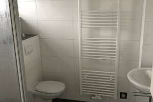 Sanierte Wohnung mit 2 Zimmer sowie 2 Balkonen und EBK in Oldenburg (Oldenburg) – Neusüdender Weg 27, 26125 Ofenerdiek, Oldenburg (Oldenburg) – Vorschaubild 3