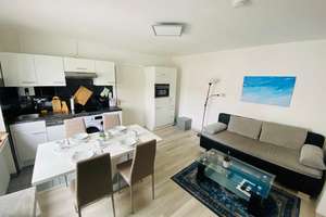 D-Zoo, möbl. 2 Zi. Whg., ruhig, ca. 40qm Wfl. + Keller (1.550€ warm inkl. Strom + I-Net)