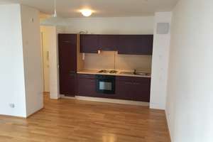 Gepflegte Wohnung mit zwei Zimmern sowie Balkon und EBK in Ulm – Die vollständige Adresse der Immobilie erhältst du vom Anbieter., 89077 Weststadt, Ulm – Vorschaubild 5