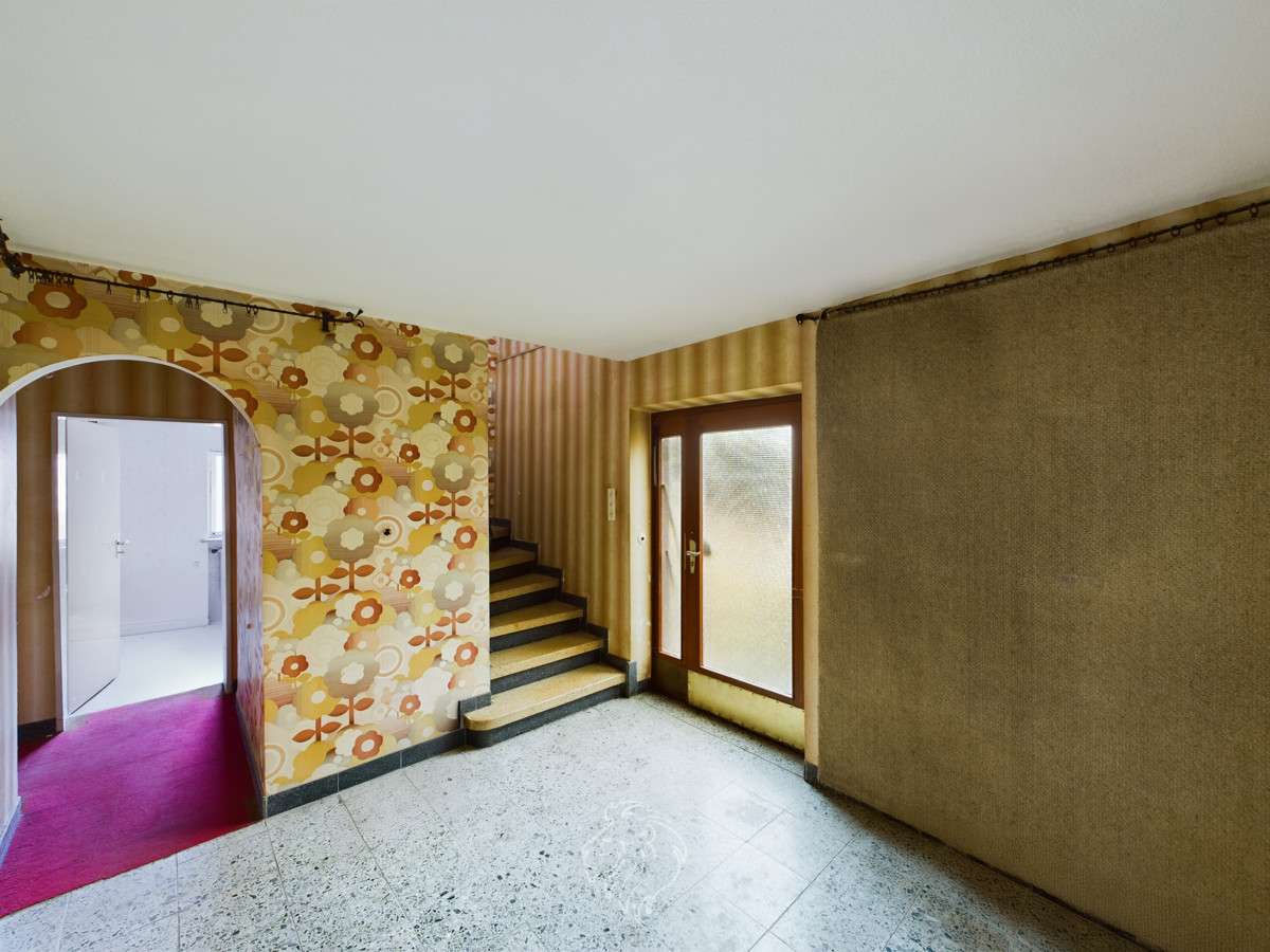 Immobilie in Höchberg - Platz für Ihre Familie und Ihre Ideen – Einfamilienhaus mit großem Garten - Bild 4