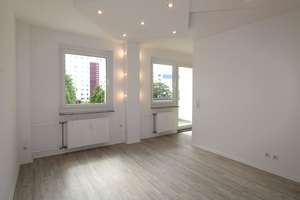 Helles Einzimmerapartment mit Ausblick * Südbalkon * Aufzug!  – Zingster Straße 30, 4207 Lausen-Grünau, Leipzig – Vorschaubild 1