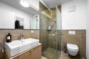Exklusives Wohnen nahe der Königsallee – stilvolle Wohnung mit Terrasse und Tiefgarage – Jahnstraße 1, 40215 Friedrichstadt, Düsseldorf – Vorschaubild 11
