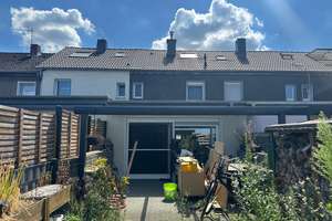 Ihr neues Zuhause zum Wohlfühlen - modernisiertes Reihenmittelhaus in Oberhausen-Klosterhardt-Nord – Die vollständige Adresse der Immobilie erhältst du vom Anbieter., 46119 Klosterhardt-Nord, Oberhausen – Vorschaubild 9