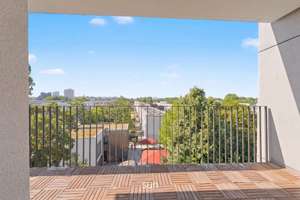 Weitblick über Frankfurt – Stilvolle 3-Zimmer-Wohnung in der Europa-Allee