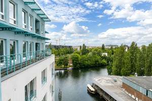 Spreeblick! Bezugsfreie 2-Zimmer-Wohnung mit Tiefgarage, Terrasse und Concierge in Charlottenburg