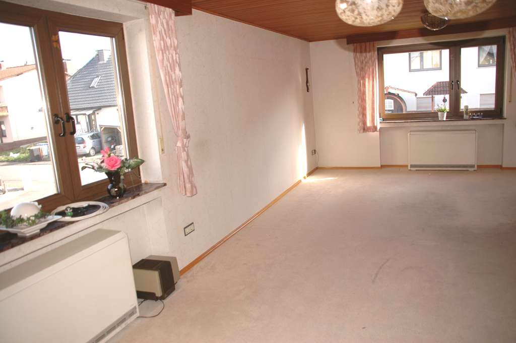 Immobilie in Udenheim - Solides, großz. EFH, alleine im EG ca. 110 qm Wfl., gr. Garage, ruhige Lage - Bild 4