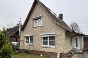 Einfamilienhaus + Einliegerwohnung + Doppelgarage + Sackgassenlage! – Die vollständige Adresse der Immobilie erhältst du vom Anbieter., 25451 Quickborn – Vorschaubild 1