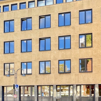 Meetings, Arbeit und Zusammenarbeit in unseren professionellen Business Center in Spaces Breite Stra