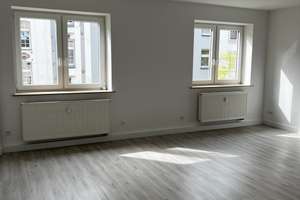 2 Zimmer-Wohnung (1WZ/1SZ) mit großer Wohnküche