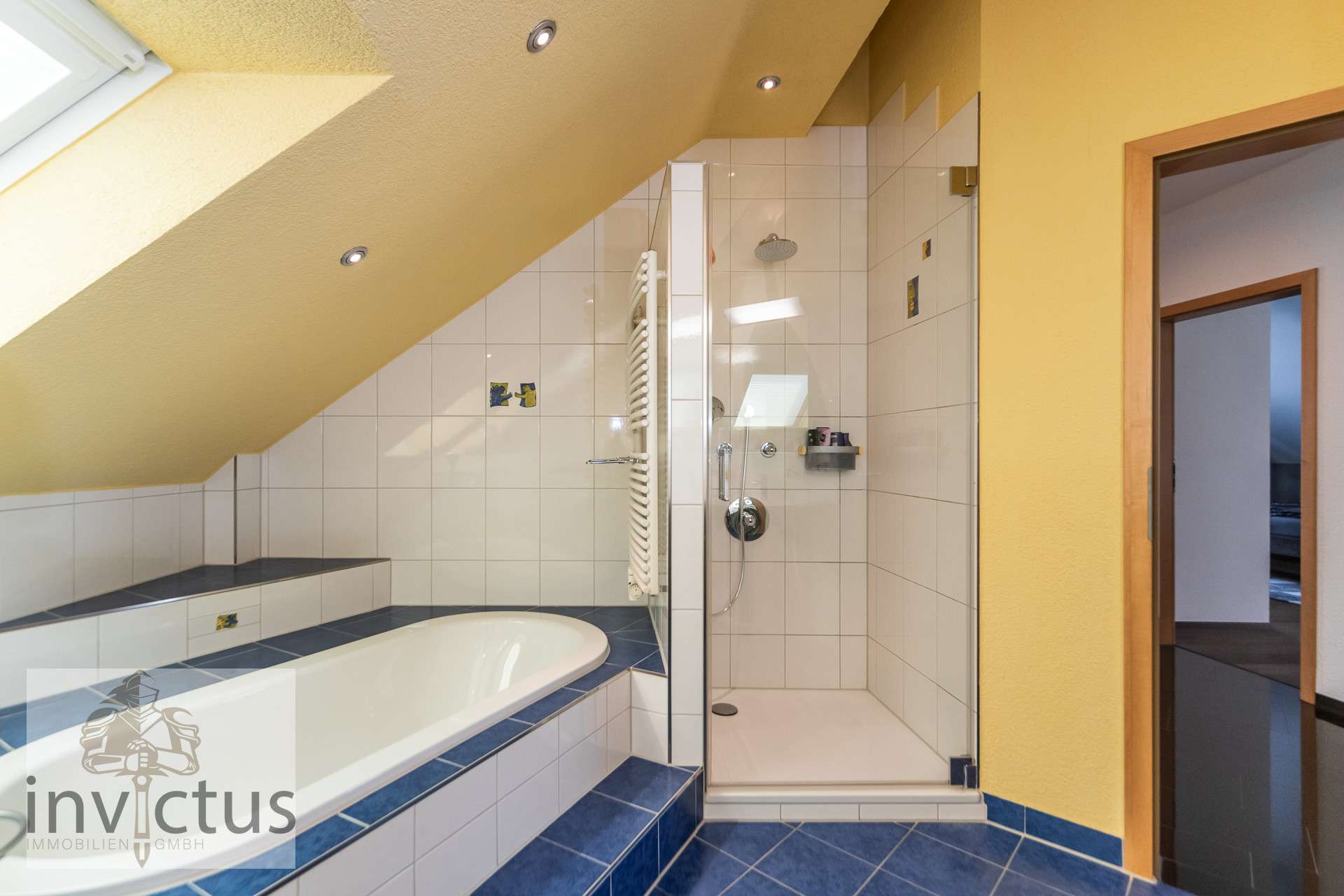 Immobilie in Langenbrettach - Ein Haus, das inspiriert – tolle Architektur, perfekter Grundriss, mit Garage u. Garten - Gefühl pur - Bild 18