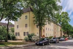 Charmante Altbauwohnung // EG rechts – Roseggerstr. 2, 38440 Stadtmitte (Ortsteil), Wolfsburg – Vorschaubild 1