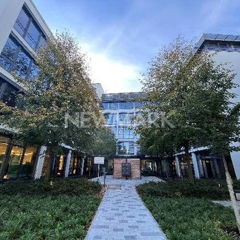 Arbeiten auf höchstem Niveau – moderne Büros mit nachhaltigem Konzept