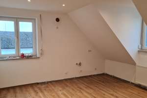 Ingolstadt-Oberhaunstadt, renovierte 3ZKB Dachgeschosswohnung – Die vollständige Adresse der Immobilie erhältst du vom Anbieter., 85055 Oberhaunstadt, Ingolstadt – Vorschaubild 3