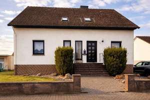 Ihr neues Zuhause: Einfamilienhaus in Salzhemmendorf- Wallensen – Die vollständige Adresse der Immobilie erhältst du vom Anbieter., 31020 Salzhemmendorf – Vorschaubild 1