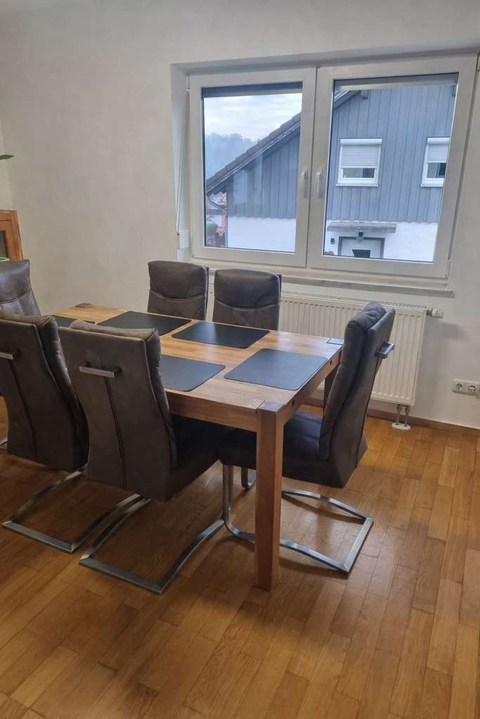 Immobilie in Kößlarn - Wohnkomfort auf zwei Ebenen – Erdgeschosswohnung mit ausgebautem Untergeschoss - Bild 2
