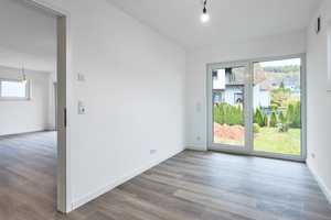 Kernsaniertes Zweifamilienhaus mit großem Grundstück und Nebengebäude – Main-Kinzig-Kreis – Vorschaubild 8