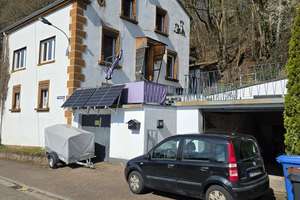 Einfamilienhaus mit 4 Zimmern und 1400 m² Grundstück in Lemberg – Friedhofstraße 13, 66969 Lemberg – Vorschaubild 1