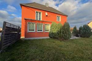 1-2 Fam.-Wohnhaus mit schönem Grundstück nähe des Zentrums ** Gepflegt  und gedämmt ** Top ** – Die vollständige Adresse der Immobilie erhältst du vom Anbieter., 92655 Grafenwöhr – Vorschaubild 2