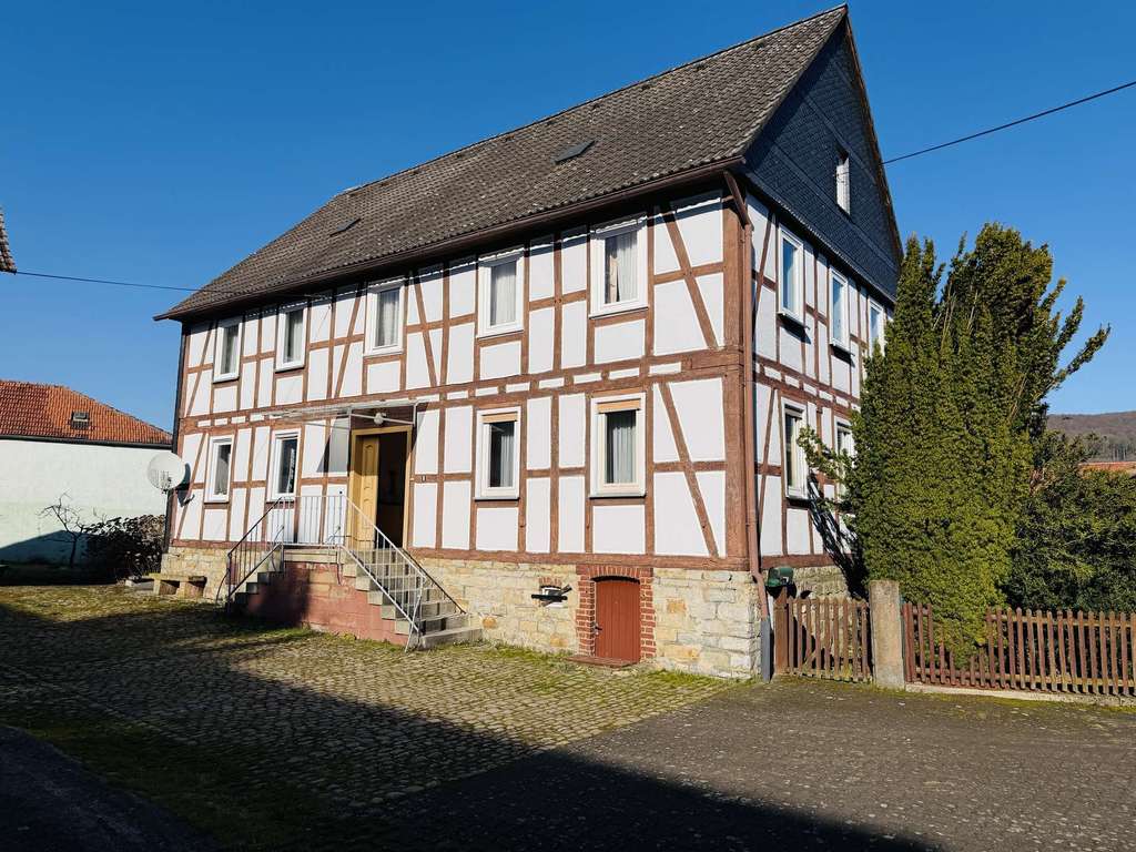 Immobilie in Lahntal - Historischer Bauernhof mit großem Grundstück, 1.982 m² Raum für Visionen im idyllischen Lahntal - Bild 0