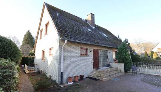 Bild von Nahe der Boberger Dünen!
Solides Einfamilienhaus mit vermieteter Einliegerwohnung und Vollkeller