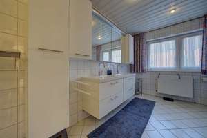 Viel Platz für Familie und Ideen: Haus auf 1.108 m² Grundstück nahe der Innenstadt mit viel Grün – Die vollständige Adresse der Immobilie erhältst du vom Anbieter., 23774 Heiligenhafen – Vorschaubild 12