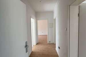 Gut aufgeteilt! 4 Zimmer und Balkon – Die vollständige Adresse der Immobilie erhältst du vom Anbieter., 45127 Ostviertel, Essen – Vorschaubild 2