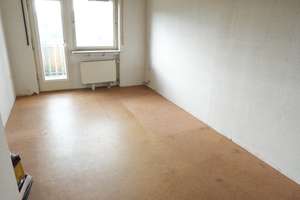 Reihenendhaus mit Garten und Garage in ruhiger und grüner Lage nebst hervorragender Aussicht! – Die vollständige Adresse der Immobilie erhältst du vom Anbieter., 76228 Hohenwettersbach, Karlsruhe – Vorschaubild 9