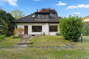*** Charmantes Einfamilienhaus mit traumhaft weitläufigem Grundstück in begehrter Ohlstedter Lage***